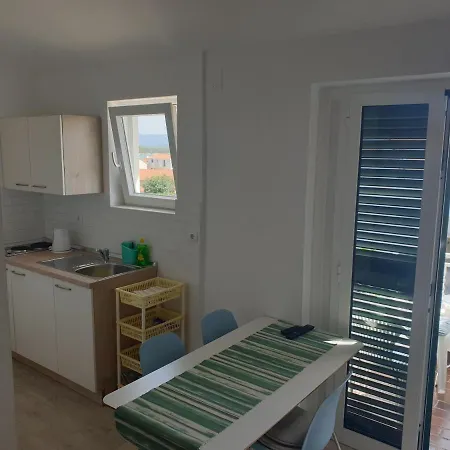 L&m Apartment Murter